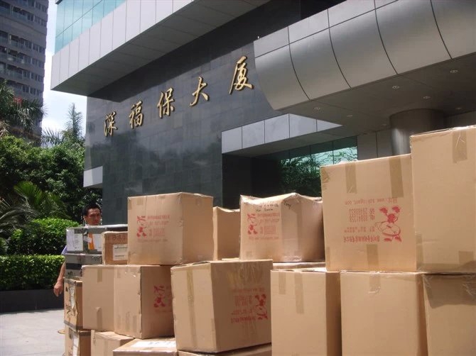 廣州搬家現(xiàn)場(chǎng):利豐公司搬家